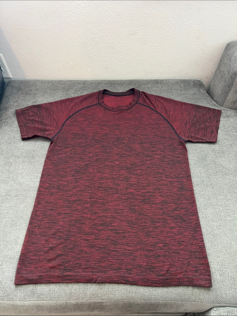 lululemon athletica Men's Heathered Maroon Short Sleeve Crew